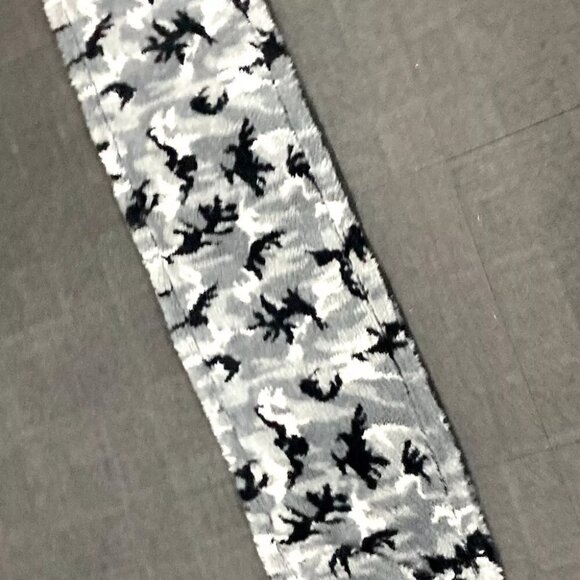 BALENCIAGA 673572 logo Stole/Shawl Large shawl Big size boa camouflage Scarf - Picture 7 of 8